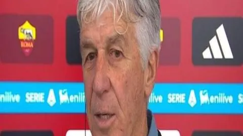 泰山球迷狂躁抛物遭警方逮捕